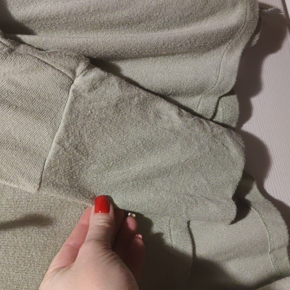 Sage color hoodie with side slits by Andree by unit. - Picture 4 of 5